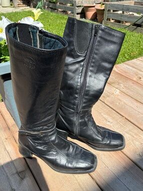 Vintage Women's Black Leather Mid-Calf Heeled Boots with Square Toe
